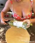 Leaked Chrissy Teigen Deep Cleavage During Cooking